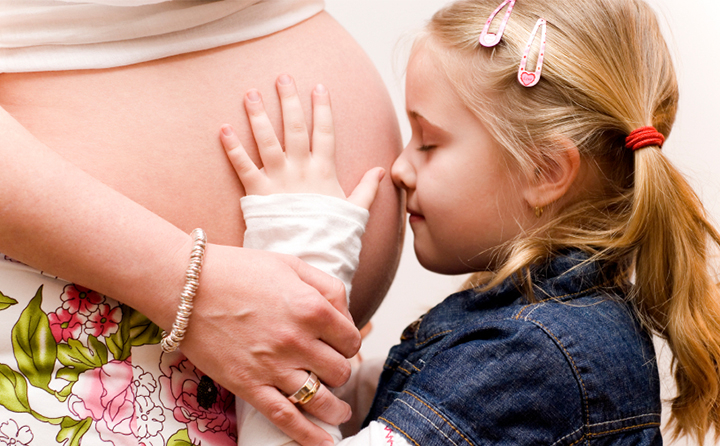 چگونه فرزندم را برای نوزاد جدید آماده کنم؟