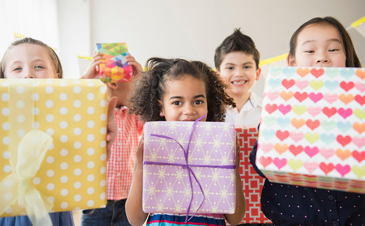بهترین هدیه‌ها برای کودکان کدامند؟